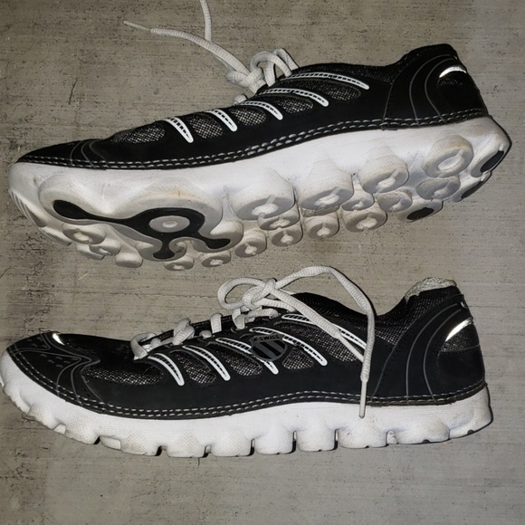 Kswiss Mens 8.5 - Picture 2 of 3